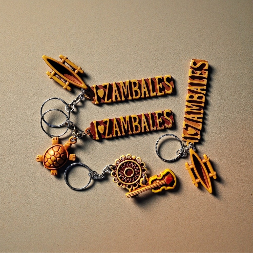 Philippines Zambales And Baguio Souvenir Wood Keychains Lot